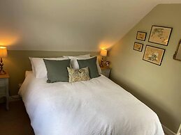 Stylish Getaway in the Heart of the Pewsey Vale