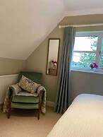 Stylish Getaway in the Heart of the Pewsey Vale