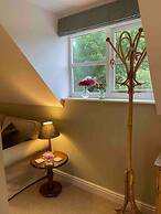 Stylish Getaway in the Heart of the Pewsey Vale