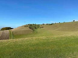 Stylish Getaway in the Heart of the Pewsey Vale