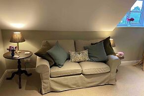 Stylish Getaway in the Heart of the Pewsey Vale