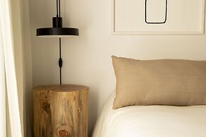 Modern ground floor with private patio