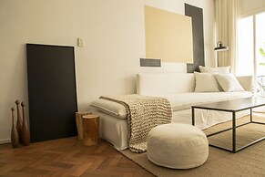 Modern ground floor with private patio