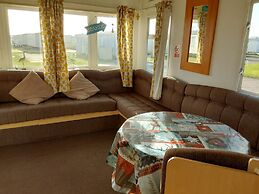 Arizona Family and Dogs Welcome Caravan 3 Bedrooms