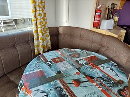 Arizona Family and Dogs Welcome Caravan 3 Bedrooms