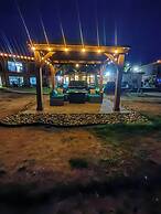 Sea Edge Beachside Hotel