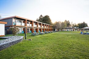 Sea Edge Beachside Hotel