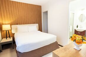 Sea Edge Beachside Hotel