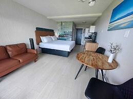 Sea Edge Beachside Hotel