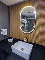 Sea Edge Beachside Hotel