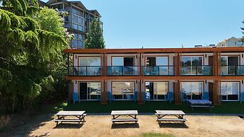 Sea Edge Beachside Hotel