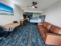 Sea Edge Beachside Hotel