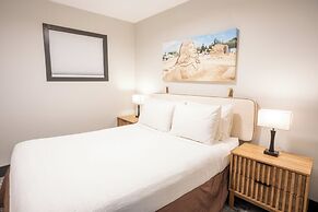 Sea Edge Beachside Hotel