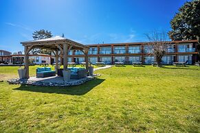 Sea Edge Beachside Hotel