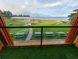 Sea Edge Beachside Hotel