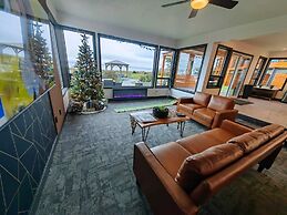 Sea Edge Beachside Hotel