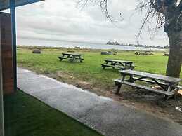 Sea Edge Beachside Hotel