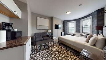 Premier Suites - Bay Village