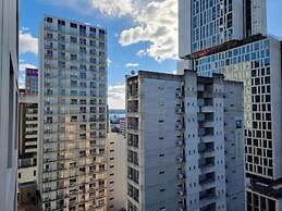 Chic CBD Studio-Aircon-Wifi -Heated Pool