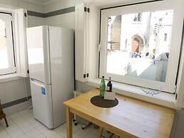 LV Premier Chiado CH1 Balcony Central Elevator