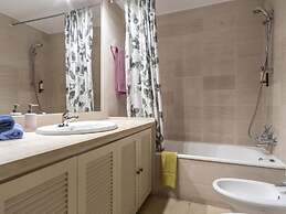 LV Premier Chiado CH1 Balcony Central Elevator