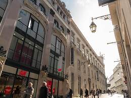 LV Premier Chiado CH1 Balcony Central Elevator