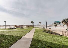 Royal Gulf Beach & Racquet Club 5110 2 Bedroom Condo by RedAwning