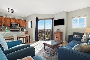 Royal Gulf Beach & Racquet Club 5110 2 Bedroom Condo by RedAwning