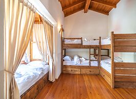 Banana Alaçatı Food & Stay - Adults Only