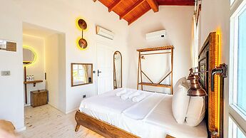 Banana Alaçatı Food & Stay - Adults Only