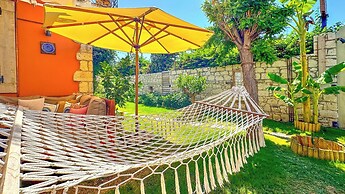 Banana Alaçatı Food & Stay - Adults Only