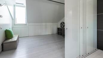 Italianway - Corso Venezia 7 - Traviata