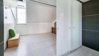 Italianway - Corso Venezia 7 - Traviata