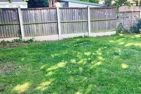 Doncaster -very Quiet-private Parking-dog Friendly