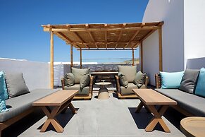 Sea Breeze Santorini Beach Resort, Curio Collection Hilton