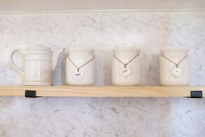 Merlins Cabin - 2 Bed - Blaen Cedi Farm