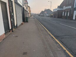 2-beds Studio Located in Parkgate Rotherham