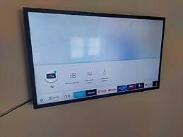 2-beds Studio Located in Parkgate Rotherham