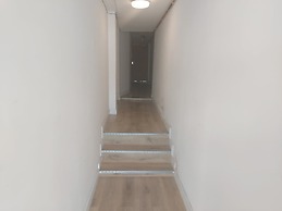 2-beds Studio Located in Parkgate Rotherham