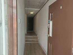 2-beds Studio Located in Parkgate Rotherham