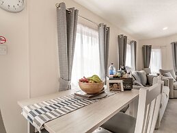 The Cotswold Holiday Lodge