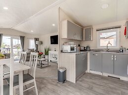 The Cotswold Holiday Lodge