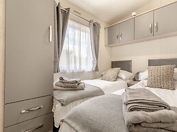 The Cotswold Holiday Lodge
