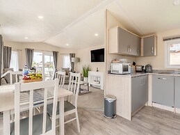 The Cotswold Holiday Lodge