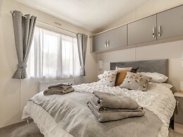 The Cotswold Holiday Lodge