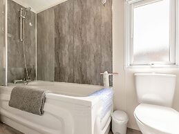 The Cotswold Holiday Lodge