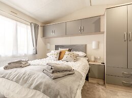 The Cotswold Holiday Lodge