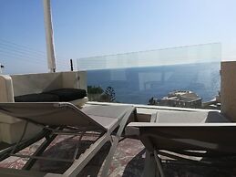 Moschatos Beach House