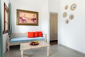 Moschatos Beach House