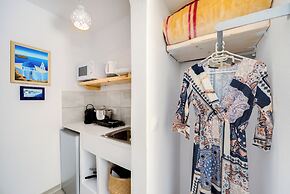 Moschatos Beach House